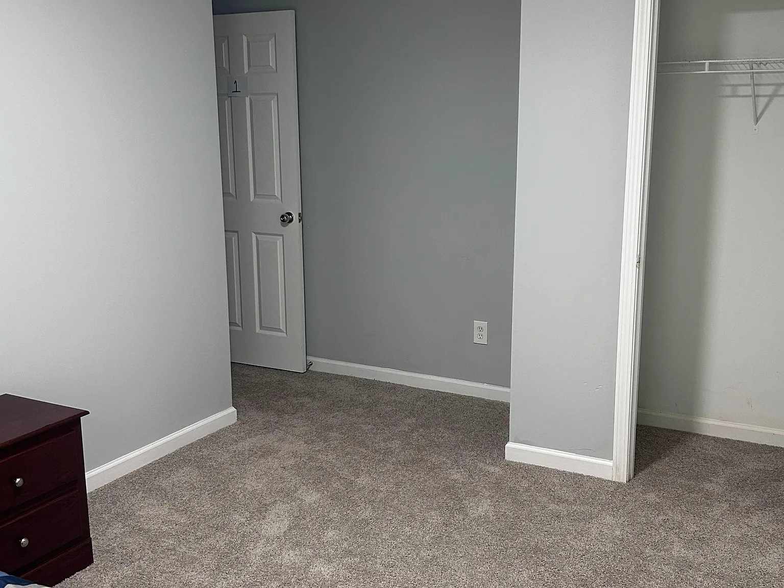 2 bed, 3.0 bath, 2418 sqft, $957 — Photo 2