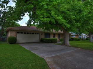 1429 Lois St, Kerrville, TX 78028