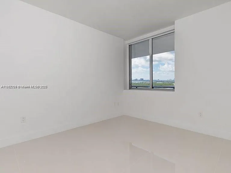 16385 Biscayne Blvd #2103 — Photo 16