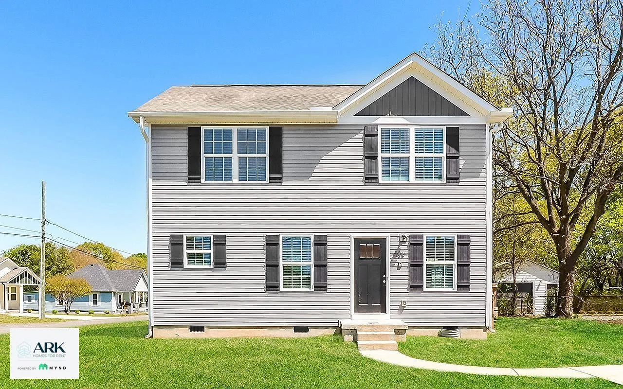 3 bed, 2.5 bath, 1200 sqft, $1,699 — Photo 1