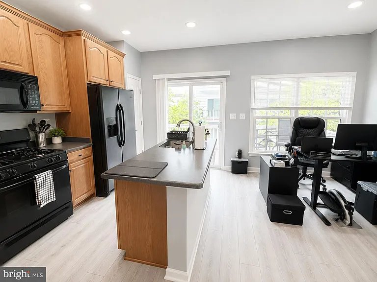 506 Fallsgrove Dr — Photo 6
