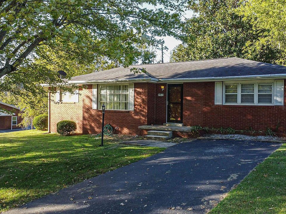 1st image of 204 Hillcrest Dr