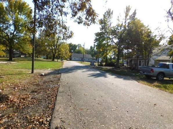 114 N Jackson St, Lilbourn, MO 63862