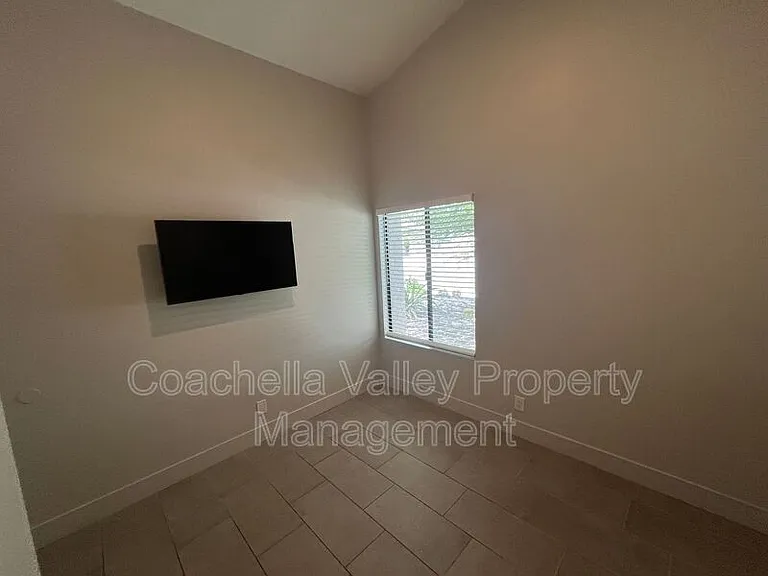 835 S Nueva Vista Dr — Photo 23