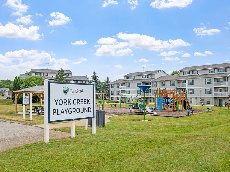 York Creek Apartments — Photo 23