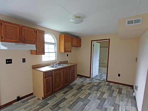 4th image of 1121 W High St