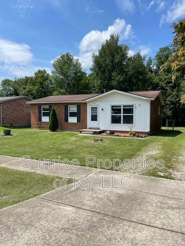 3 bed, 1.0 bath, 1000 sqft, $1,299 — Photo 1