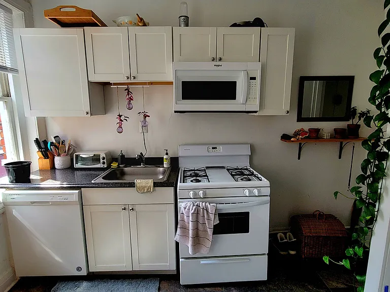 421 W Grace St #301 — Photo 5