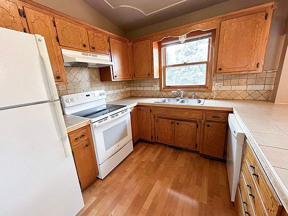 4th image of 739 41st Ave NW