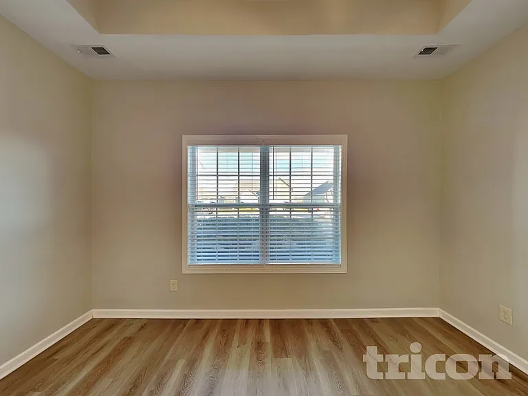 1862 Camelot Dr — Photo 8