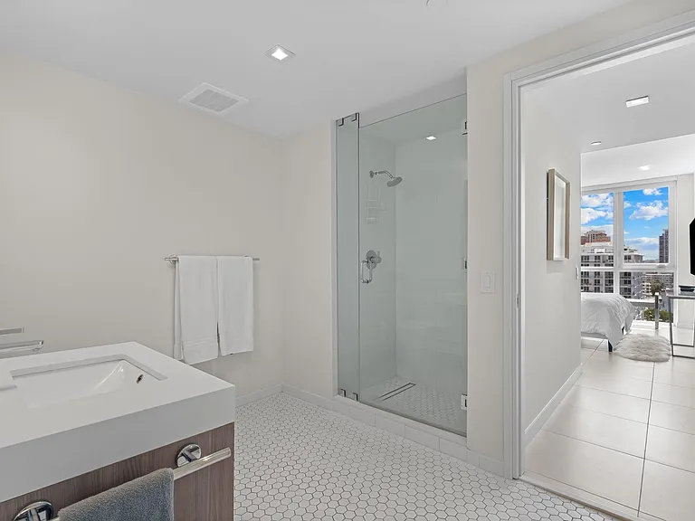 401 N Birch Rd #1102 — Photo 9