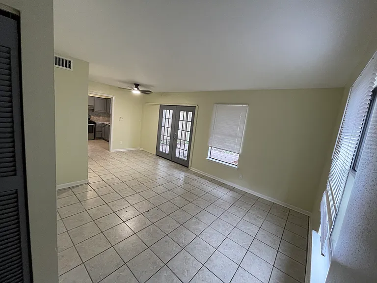 208 Hackberry St #B — Photo 9