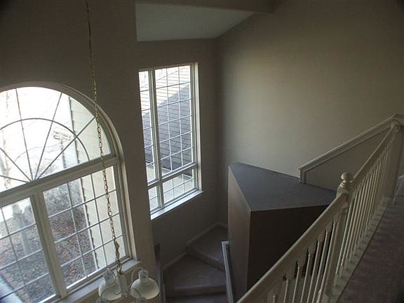 2nd image of 2063 Norwich Dr