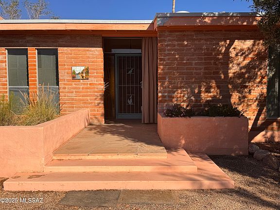 3rd image of 7005 N Montecatina Dr