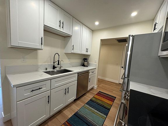 3rd image of 3825 Centre St Unit 14
