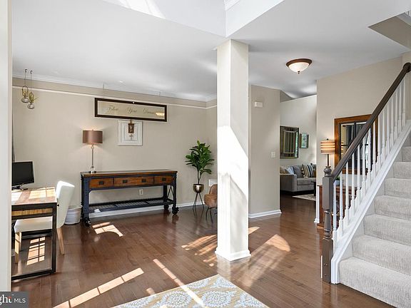 5th image of 1511 Hornbeam Dr