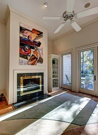 5th image of 18 E Square Ln