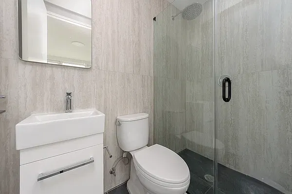Bathroom, photo 2