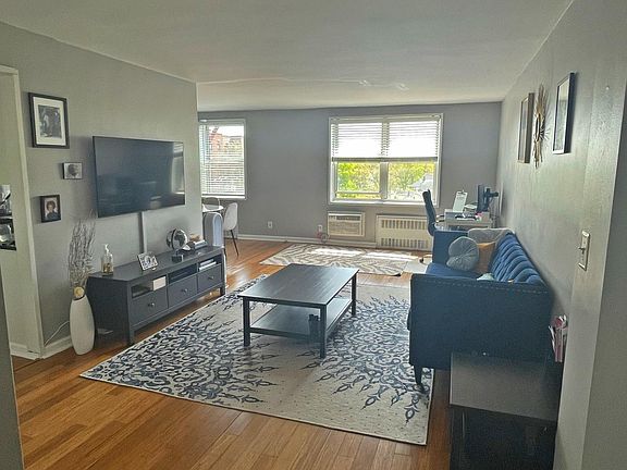 3rd image of 636 N Terrace Ave APT 6C