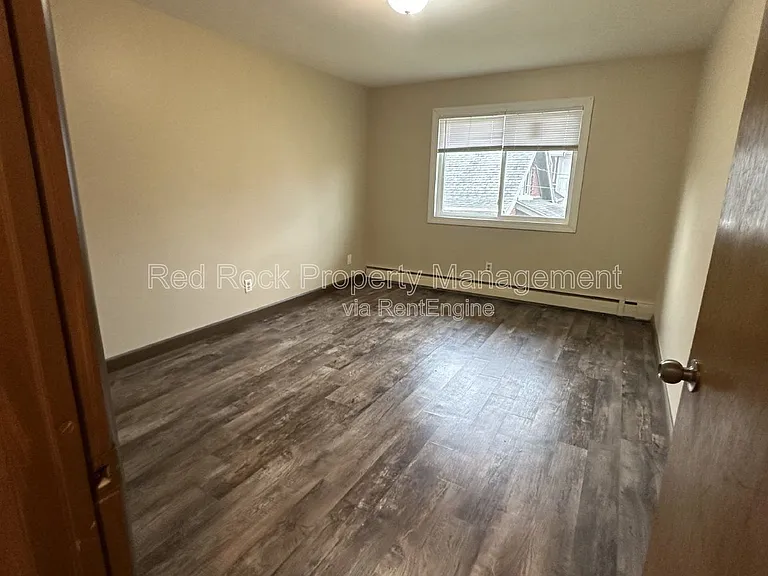 349 W Grand Ave #206 — Photo 4