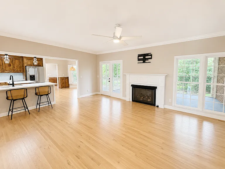 202 Mallowrose Ln — Photo 6