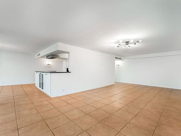 4th image of 3111 Bel Air Dr Unit 11B