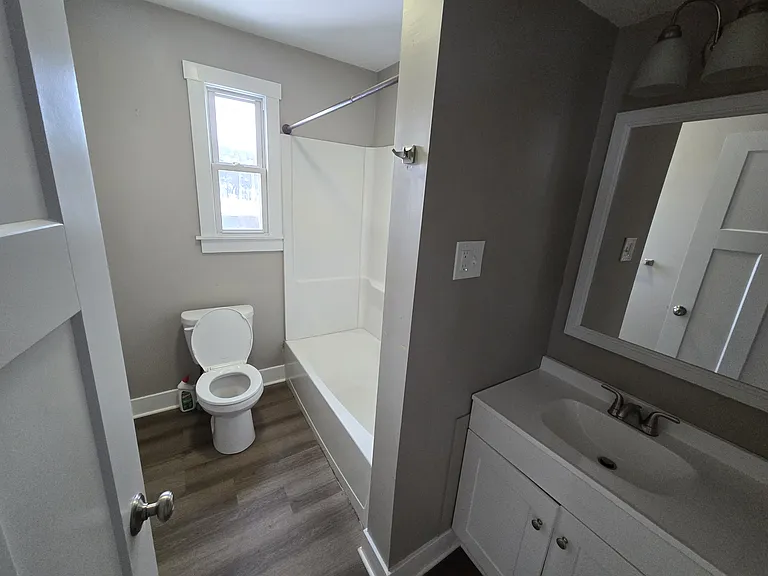 228 Pattison St — Photo 10