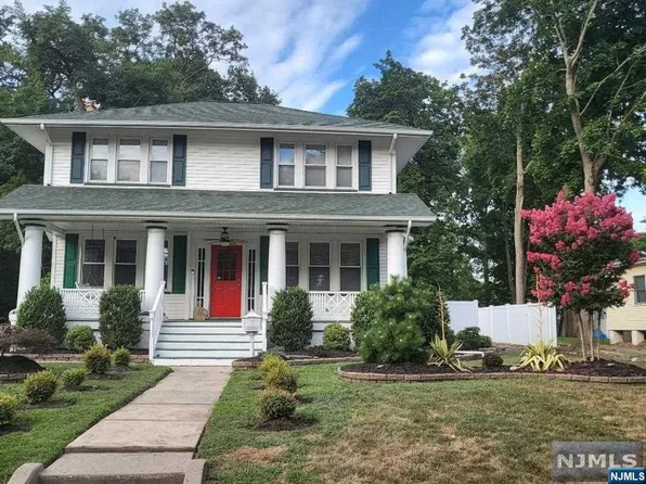 32 W Englewood Ave, Teaneck, NJ 07666