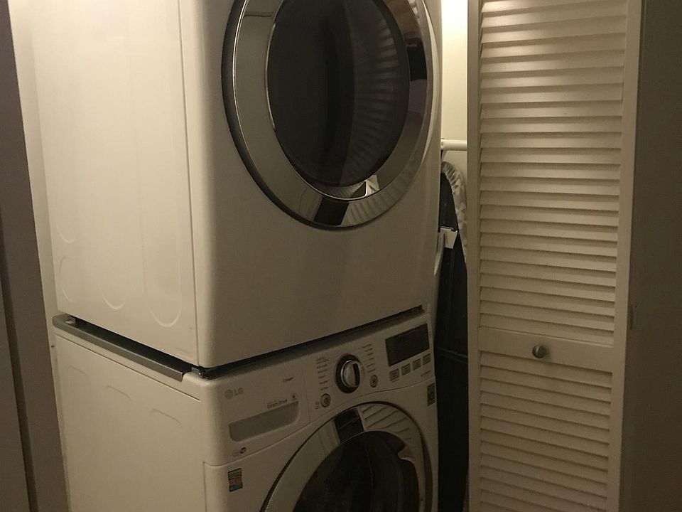 4 month old washer and dryer Xtra large