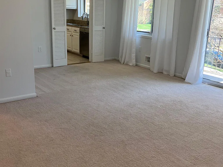 10620 Weymouth St #101 — Photo 46