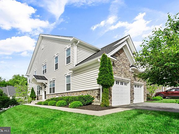 2nd image of 206 Ella Ln