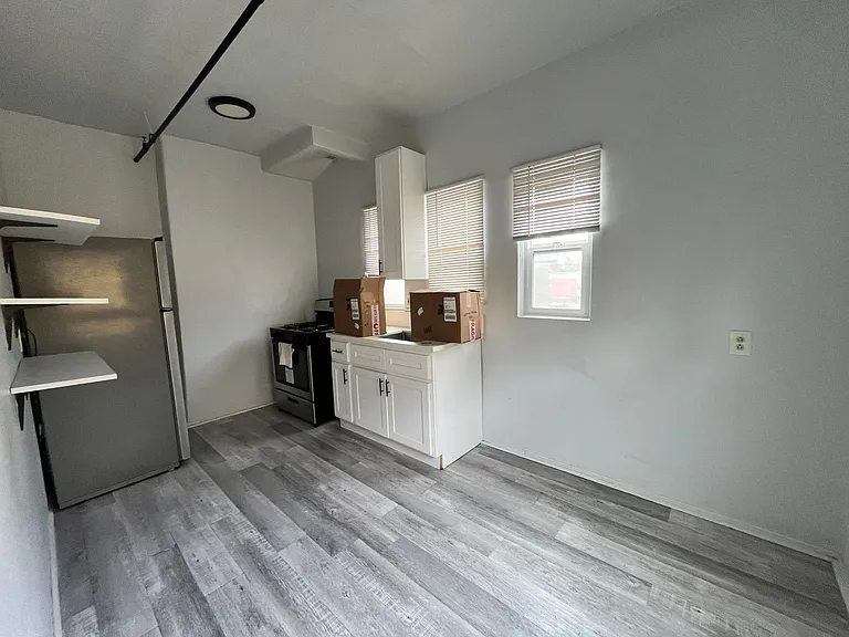 170 S Mountain View Ave. — Photo 20