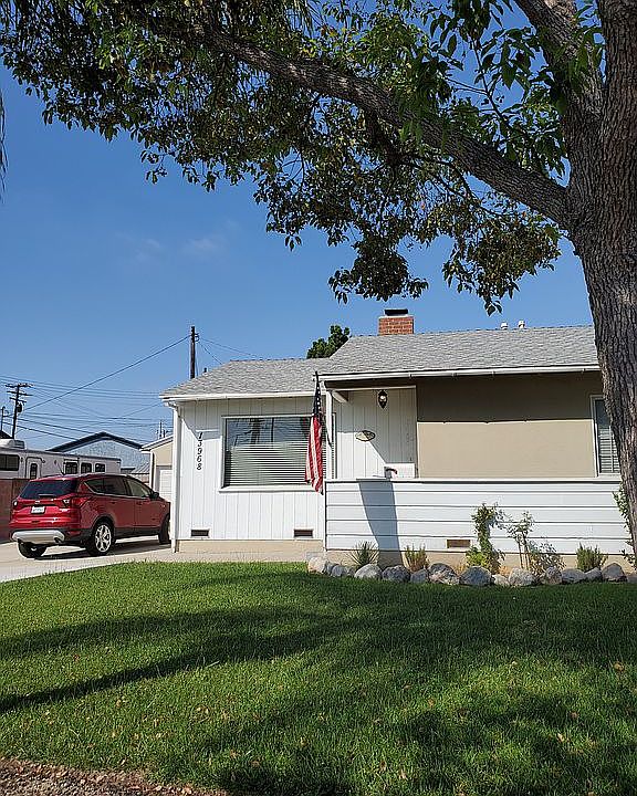 1st image of 13968 Cerecita Dr