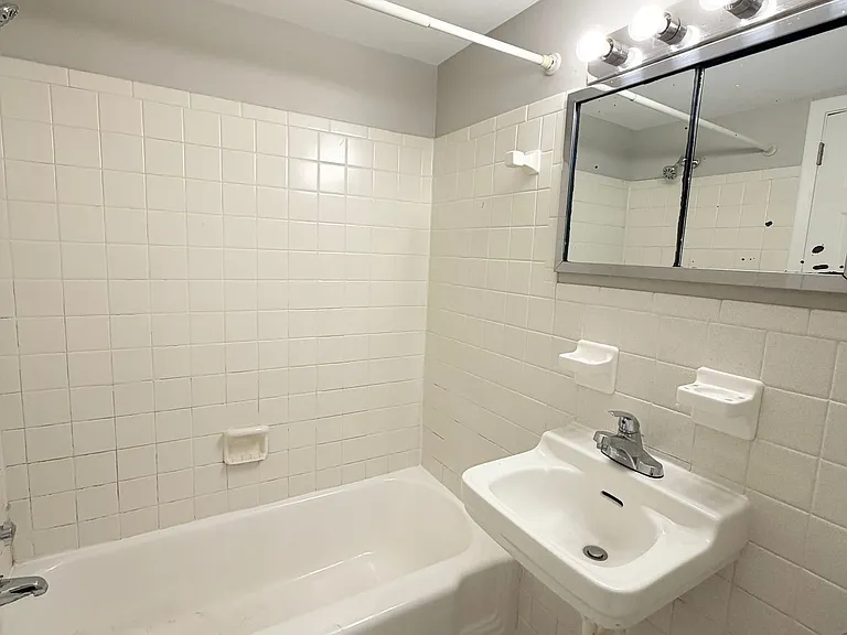 Powderhorn Park Apartments — Photo 14