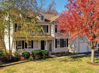 324 Western Dr, North Aurora, IL 60542
