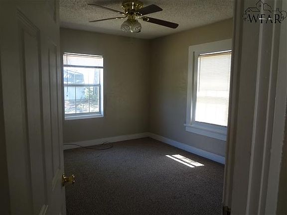 2nd image of 1662 Keeler Ave