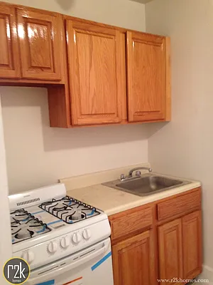 Rented by Realty 2000 Corp | media 1