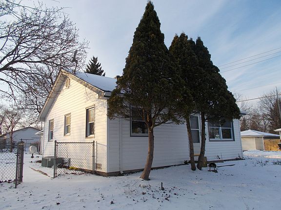 4th image of 1800 Hermon Ave