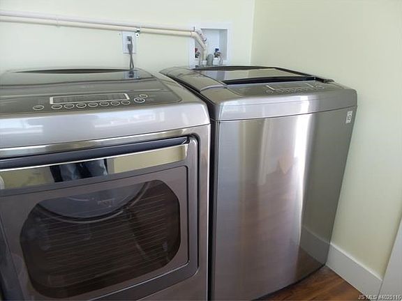 Laundry room, all new.