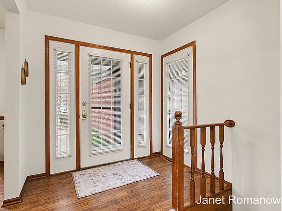 3rd image of 1317 Suncrest Dr NE
