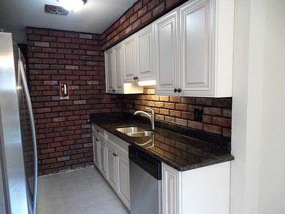 5th image of 18W161 Standish Ln #161