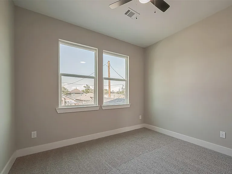 8128 Chateau St — Photo 27