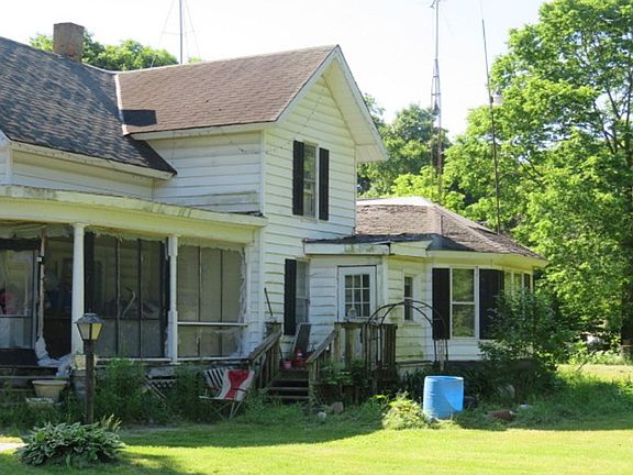 3rd image of 130 Sherman St