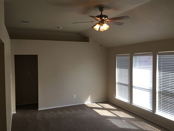 2nd image of 1208 Courtney Dr