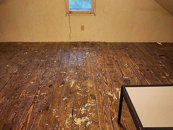 4th image of 924 Francis Ave SE