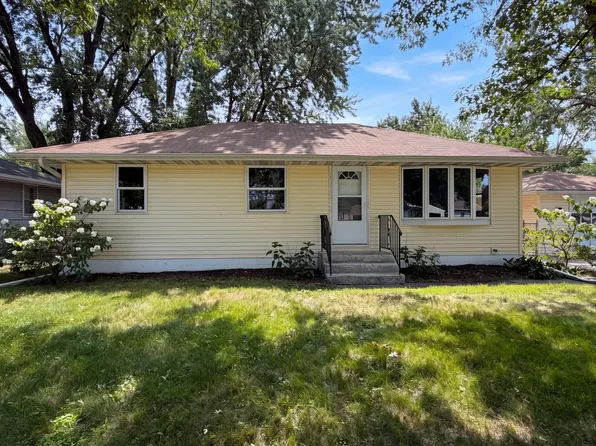 1710 Oakwood Dr, Shoreview, MN 55126
