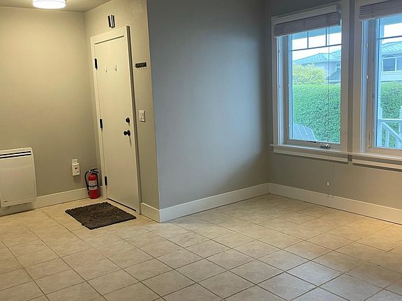 5th image of 19332 Richmond Beach Dr NW #3B