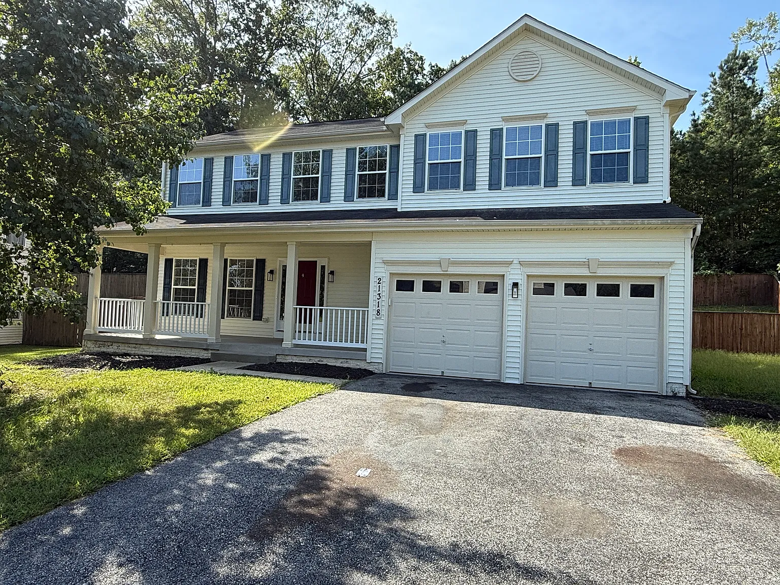 4 bed, 2.5 bath, 2292 sqft, $3,000 — Photo 1
