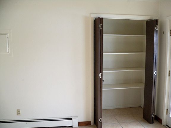 5th image of 1022 Howard Ave #2