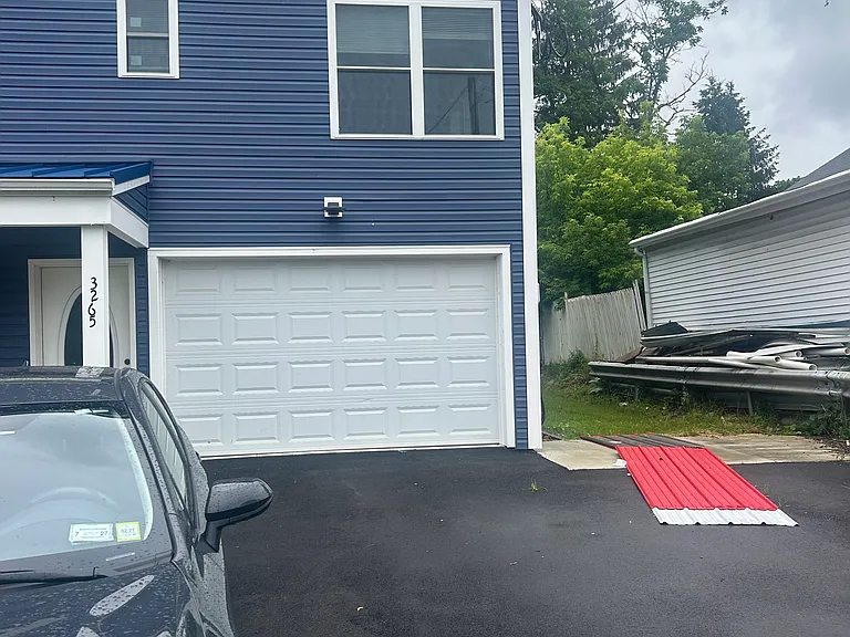 3265 E River Rd — Photo 15